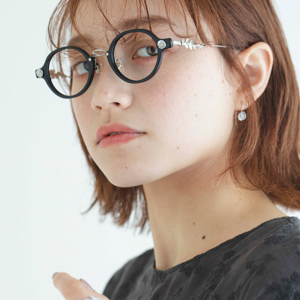 KOM- 002  Anemone pierce