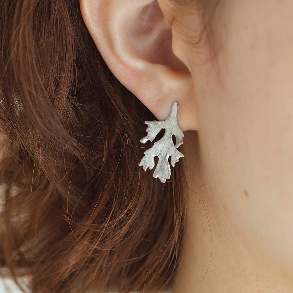 KOM- 003  Anemone leaf pierce