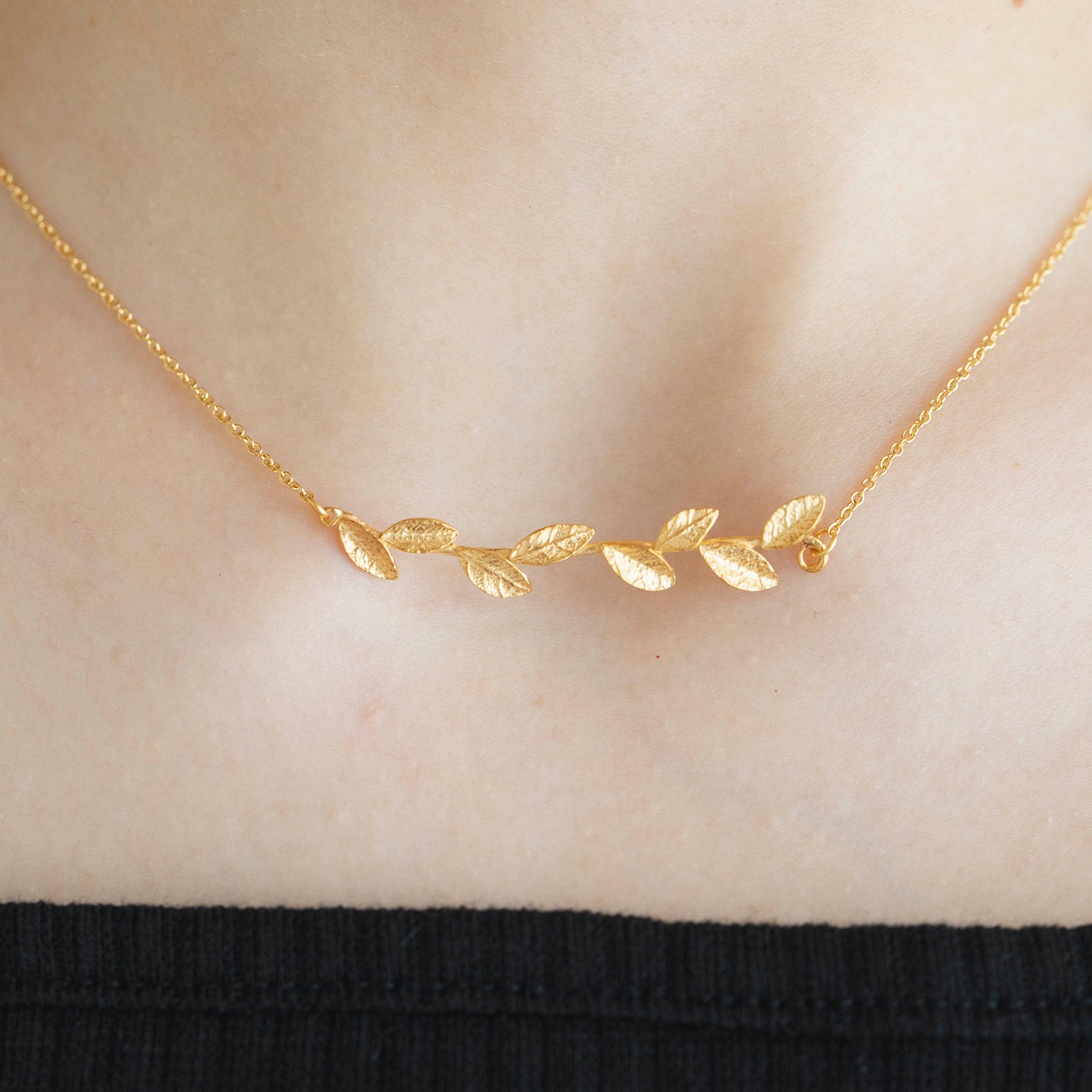 KOM- 005  Leaf Neckless